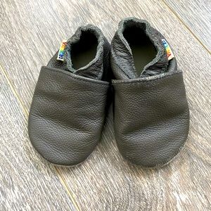 Leather moccasin walking shoes